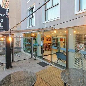 Coral Express próximo ao Cais, Araujo Viana , Pucrs e Instituto de Cardiologia Hotel